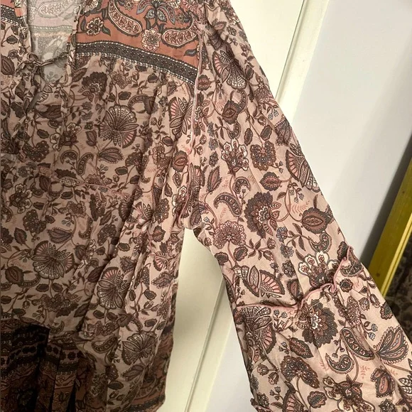 VAGARY TOP & SKIRT set size “M” fits sizes 14-26 - Picture 3 of 6